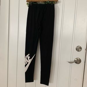Nike Pants - Nike Leggings Nike Pants - Nike Leggings